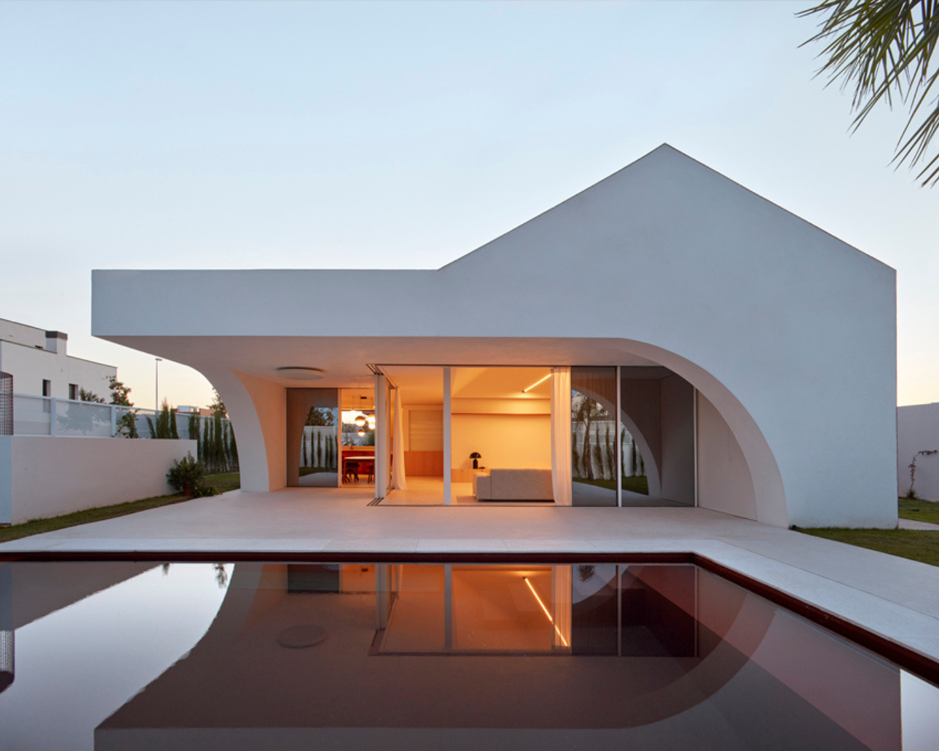 DM House, By Horma
