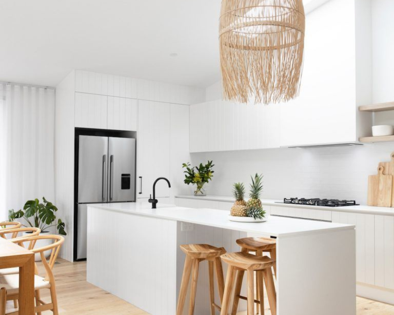 5 Tips To Decorate Your White Kitchen (2022)
